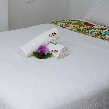 Island Accommodation 68 Extension Street Сува Екстериор снимка