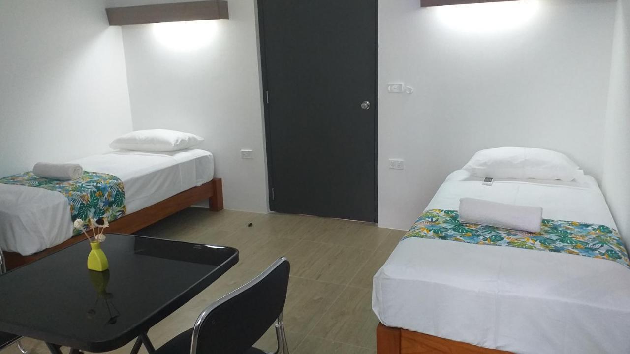 Island Accommodation 68 Extension Street Сува Екстериор снимка